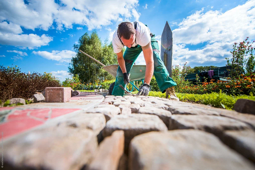 Stunning Ideas to Transform Your Yard with Expert Hardscaping Services